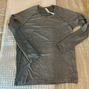 Gray lululemon swiftly long sleeved top